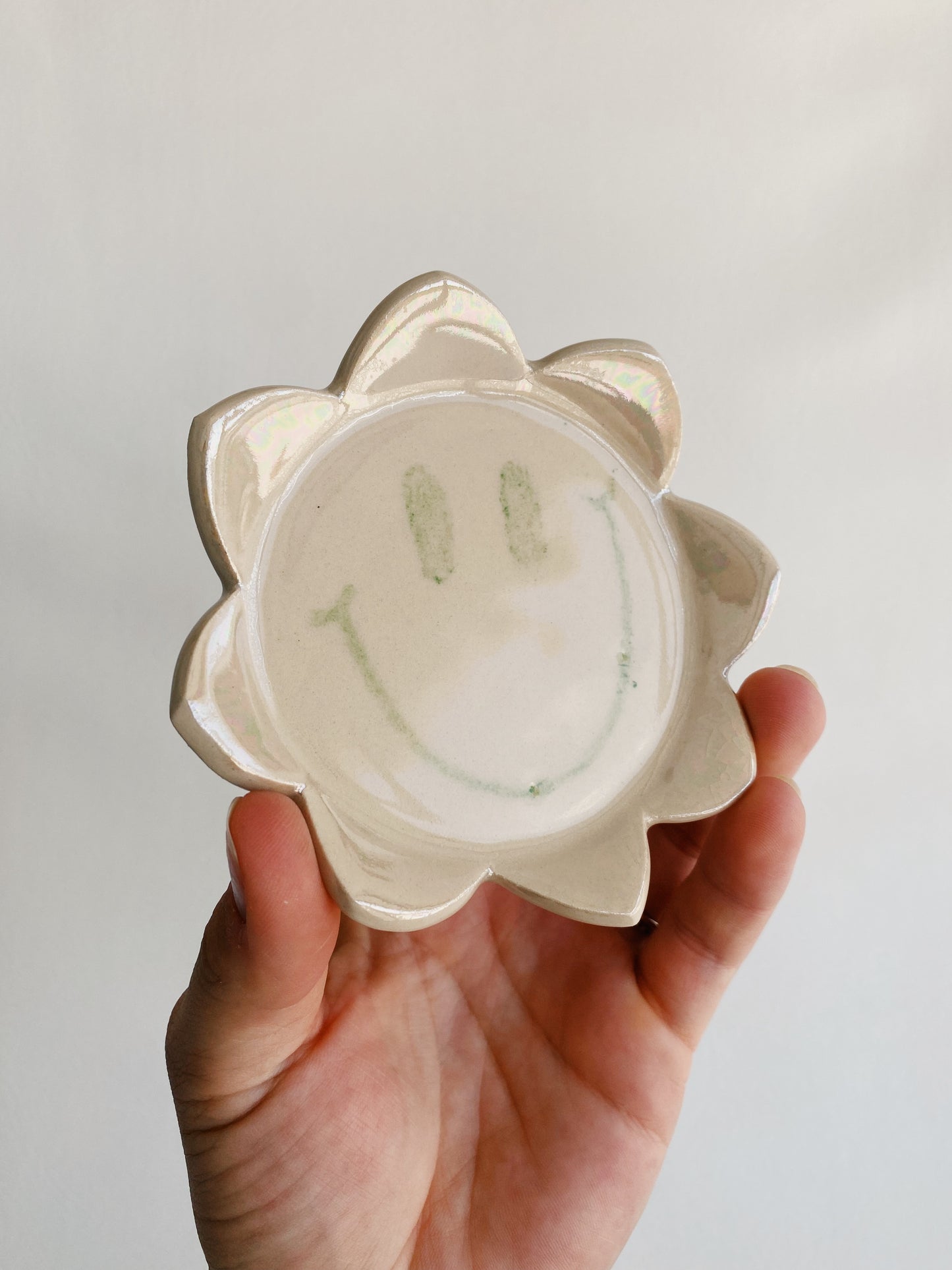 Smiley Flower Dish - Green