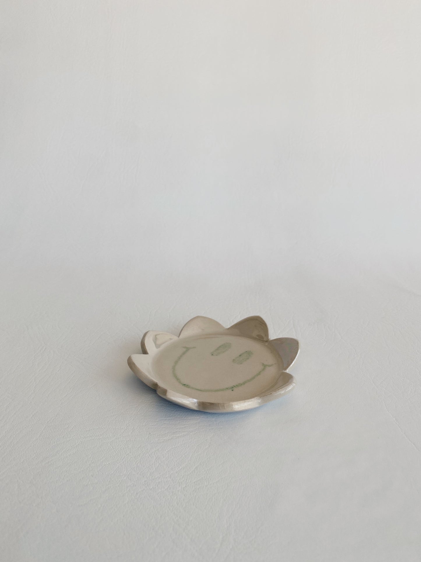 Smiley Flower Dish - Green