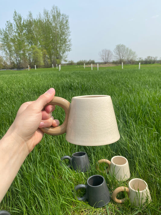 Cone mug - brown & white